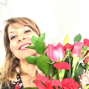 Meet your Posher, Akee